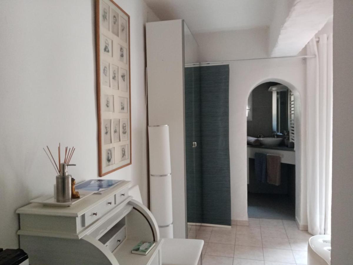 Hotel Au Mas Saint Pierre Pignans Esterno foto