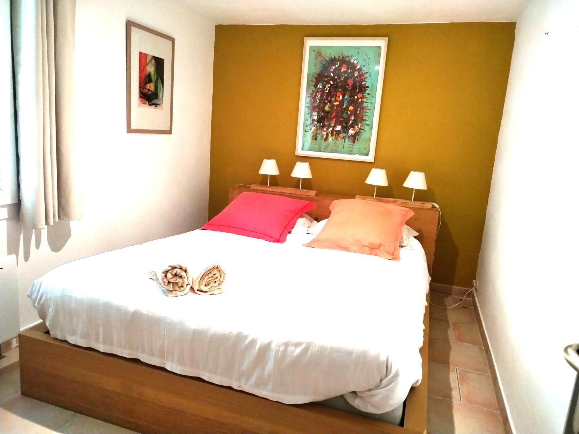 Hotel Au Mas Saint Pierre Pignans Esterno foto