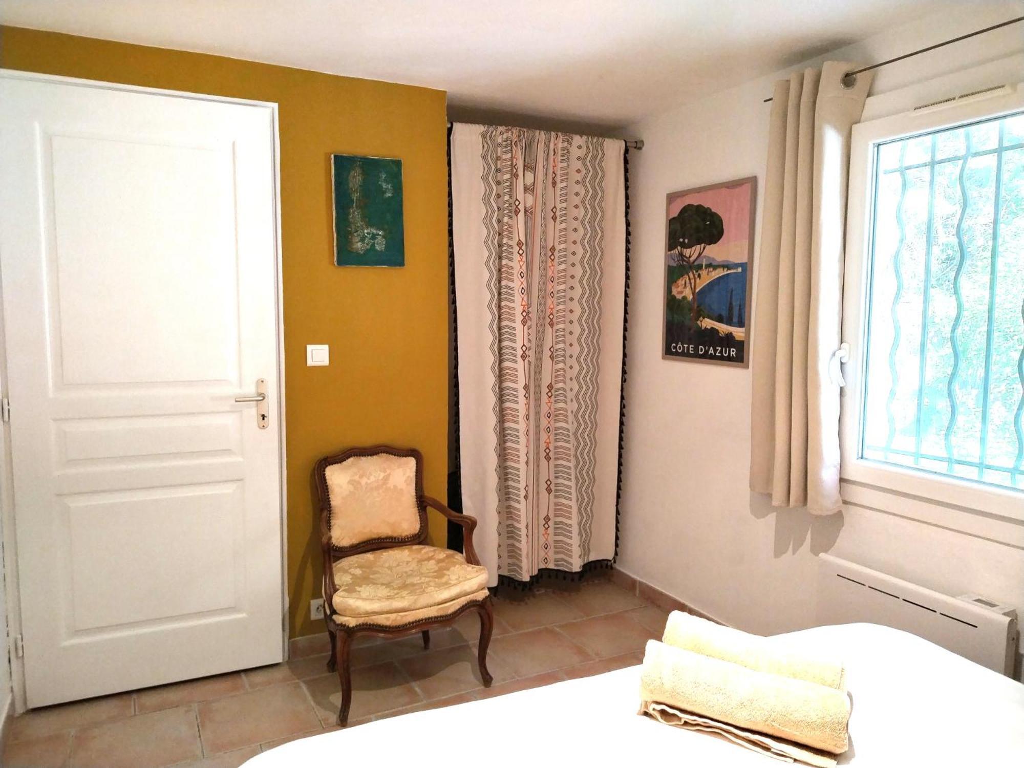 Hotel Au Mas Saint Pierre Pignans Esterno foto