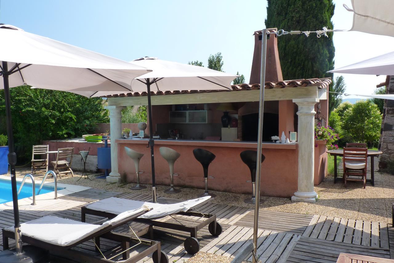 Hotel Au Mas Saint Pierre Pignans Esterno foto